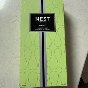 New in box NEST Fragrances Bamboo Reed Diffuser in Green Box
